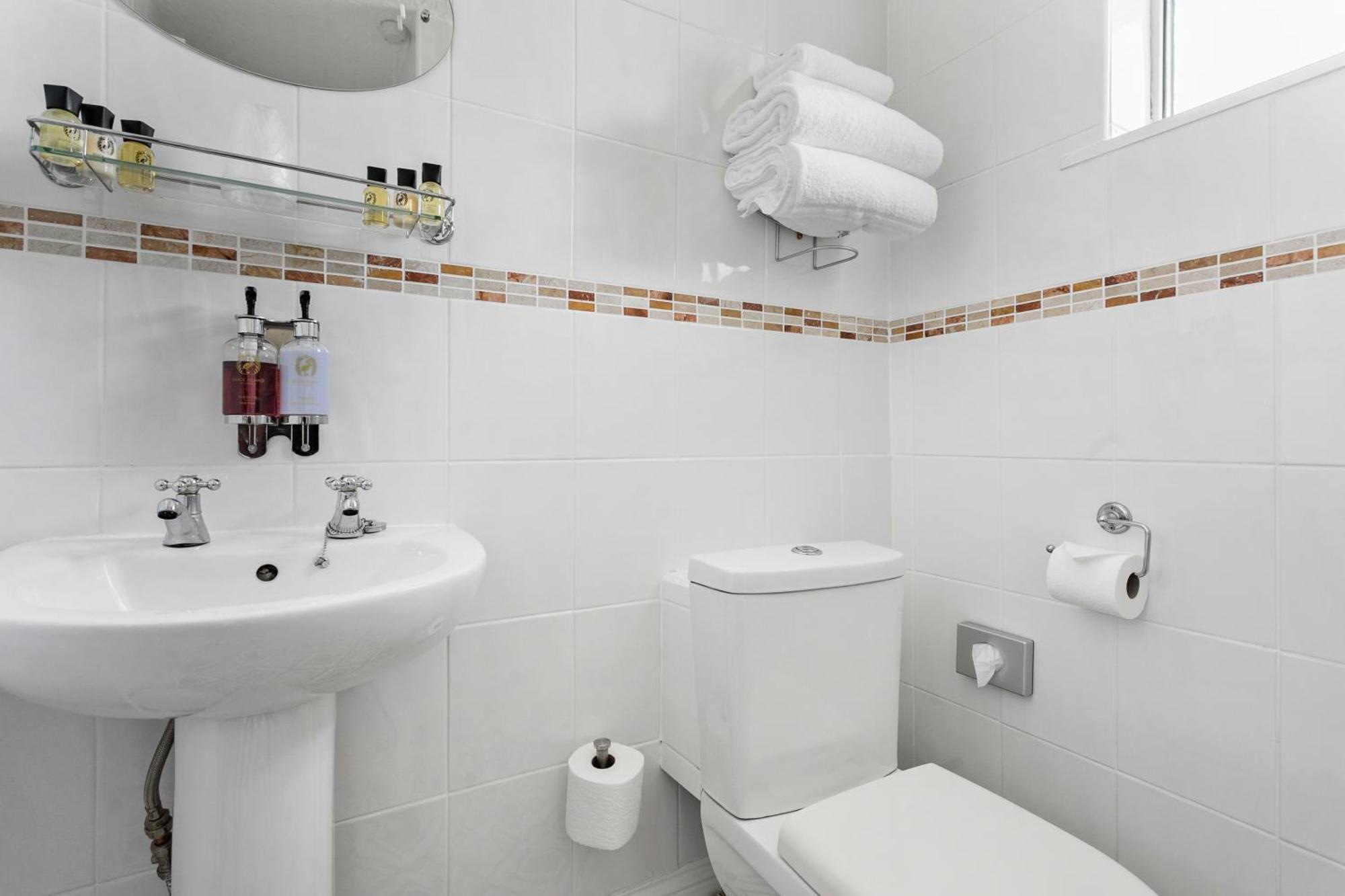 The Station Guest House Galmpton المظهر الخارجي الصورة